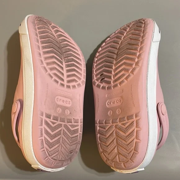 Girls Crocs Pink Size 3 - Picture 3 of 7